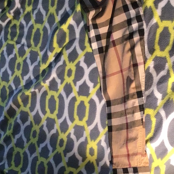 Authentic Burberry 👕 - Picture 13 of 13